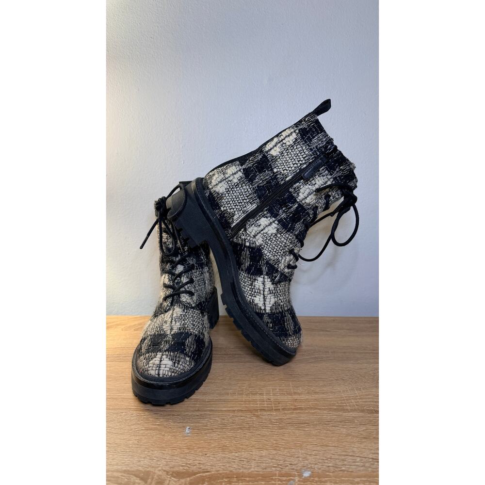 Tory Burch Miller Tweed Lug Sole Boots Sz 7M - Picture 2 of 9